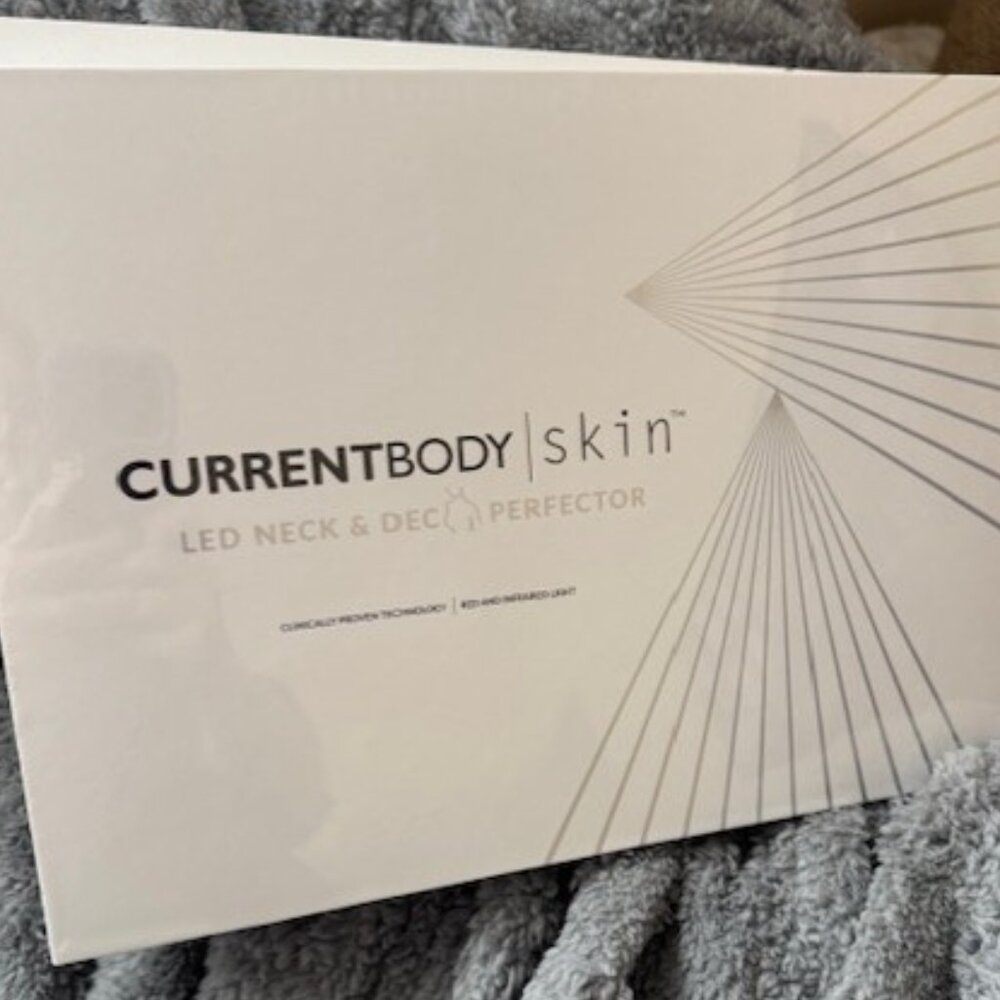 Currentbody Skin Led Neck & Dec Perfector - New